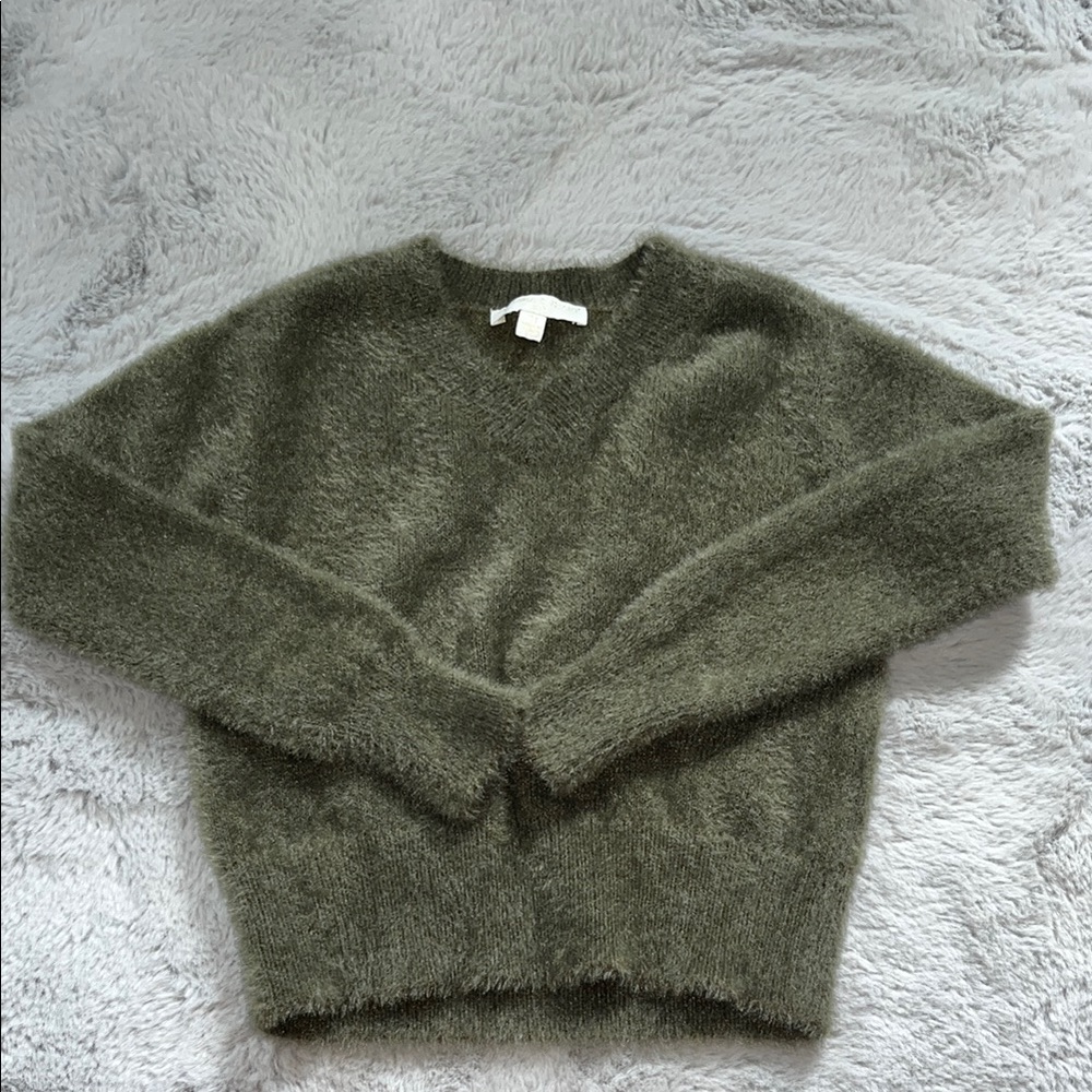 Like new, green sweater